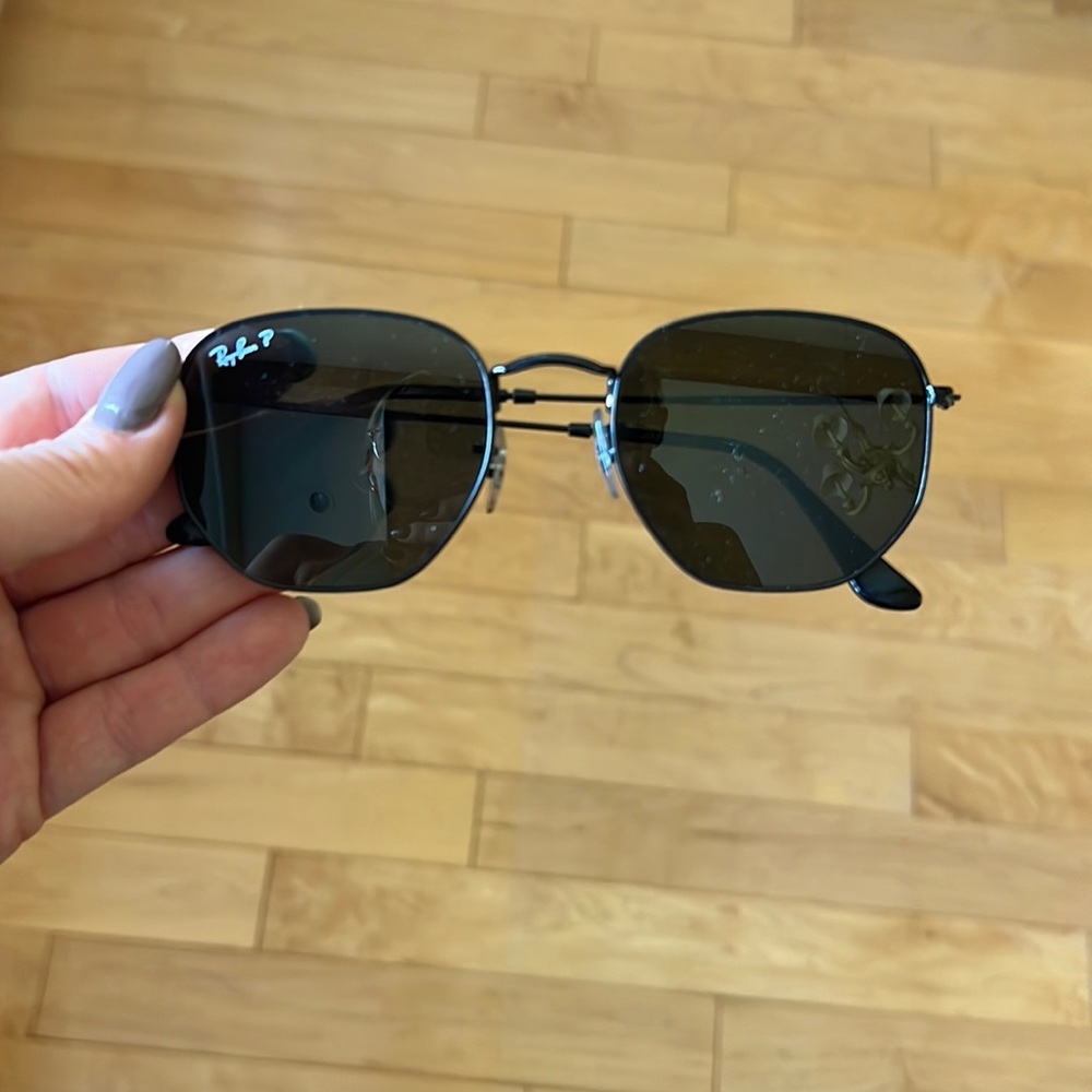 Black ray bans